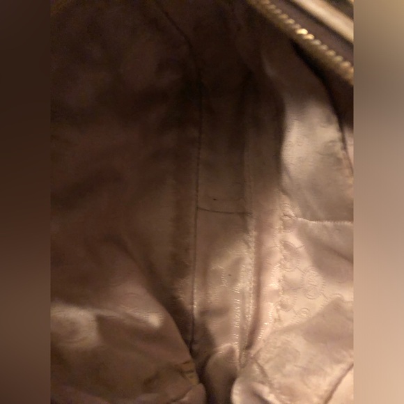 Michael Kors signature leather crossbody - Picture 2 of 6